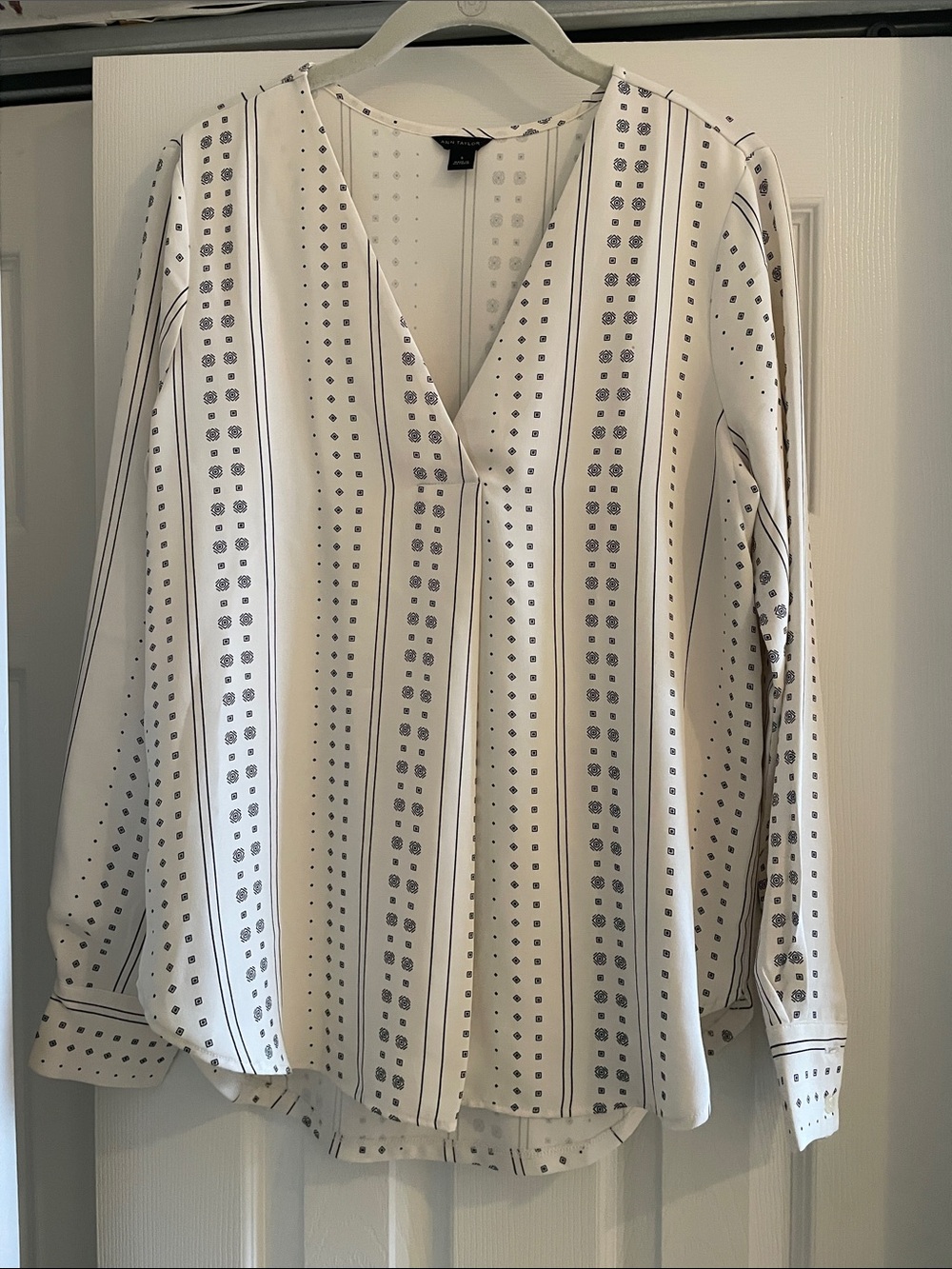 Ann Taylor Cream V-Neck Blouse with Gray Stripe & Dot Print